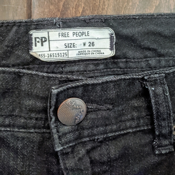 Free the People Black Distressed Crops - Picture 4 of 6